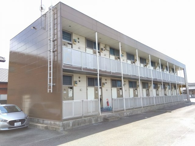 加古川市加古川町大野のアパートの外観