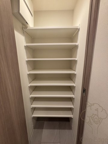コンフォリア・リヴ本町ＷＥＳＴ Ｑの玄関