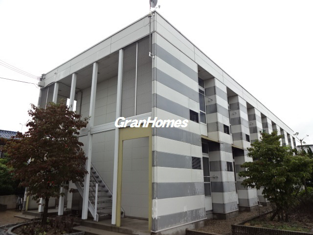 レオパレスアドミラクレールの外観