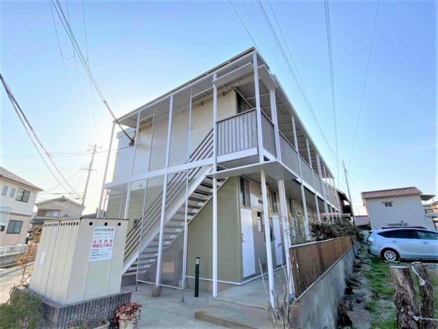 加古川市平岡町一色のアパートの外観