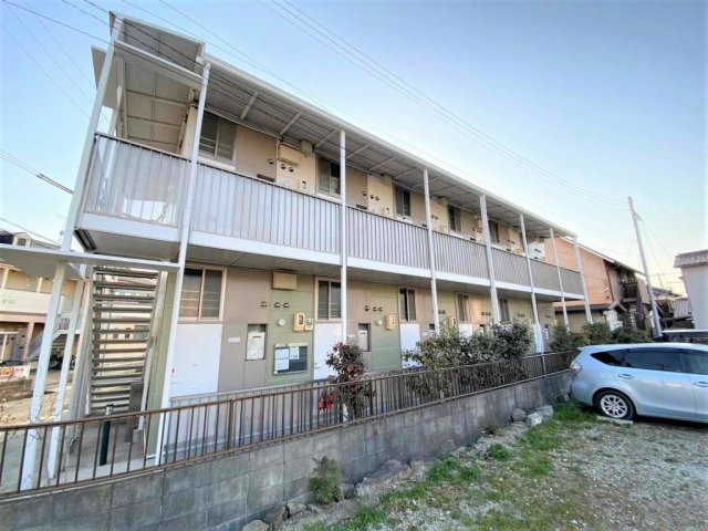 加古川市平岡町一色のアパートの外観