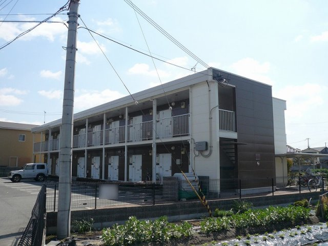 加古川市東神吉町砂部のアパートの外観