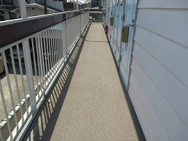 加古川市野口町長砂のアパートのその他|2階廊下