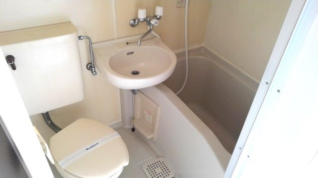 加古川市平岡町新在家のアパートの浴室|ユニットバス