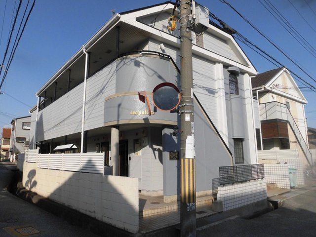加古川市平岡町新在家のアパートの外観