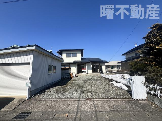 西村山郡河北町谷地中央5丁目　中古住宅の駐車場|駐車スペースもあります