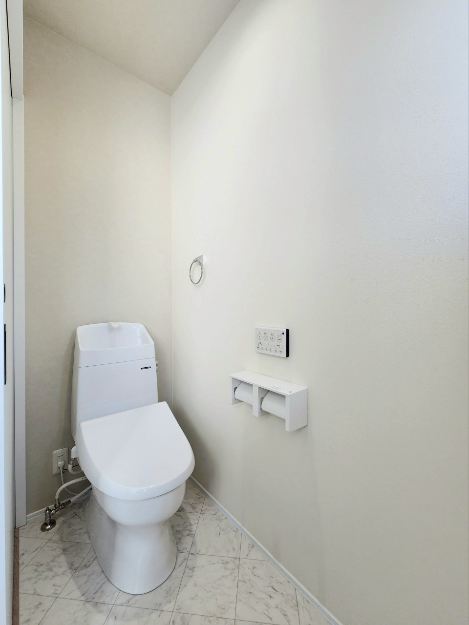 TAILOR HOUSE－テイラーハウス－小倉南区長尾4丁目【小倉南区　新築戸建て】のトイレ|2階トイレはどの部屋からもアクセスしやすい位置に♪