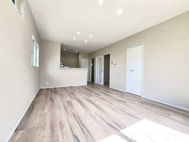 TAILOR HOUSE－テイラーハウス－小倉南区長尾4丁目【小倉南区　新築戸建て】の居間・リビング|約15.7帖のLDK♪