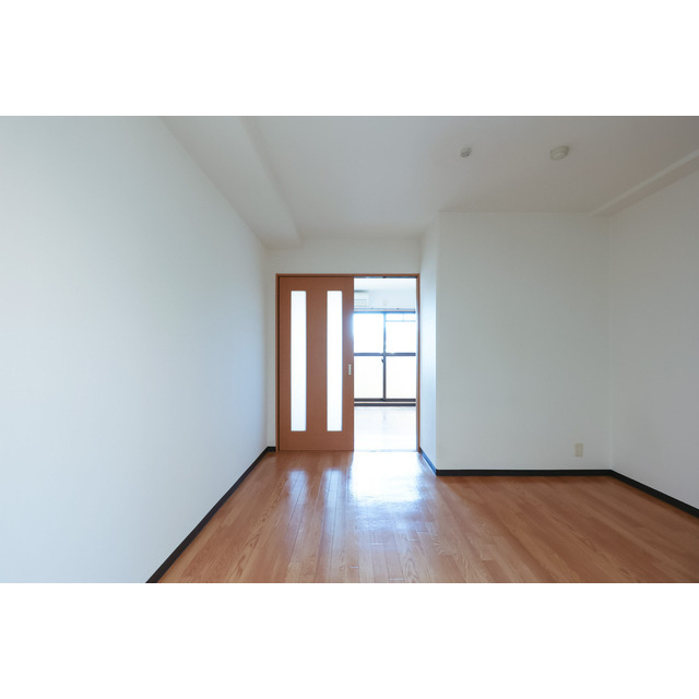 ユートピア三田　の居間・リビング