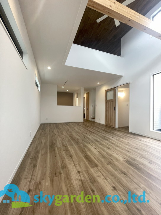 藤沢市亀井野４丁目　新築戸建　全3棟D号棟の居間・リビング