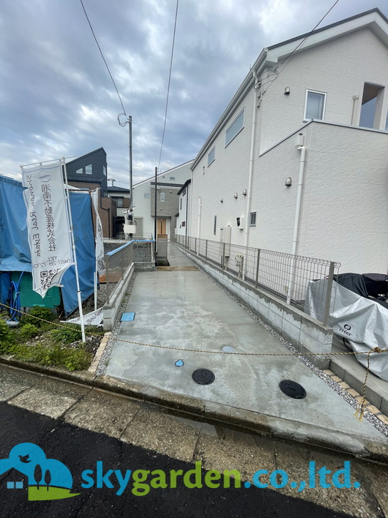 藤沢市亀井野４丁目　新築戸建　全3棟D号棟の駐車場