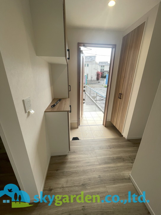 藤沢市亀井野４丁目　新築戸建　全3棟D号棟の玄関