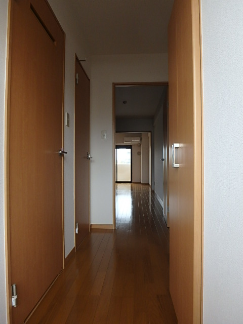 プレゼンスの玄関