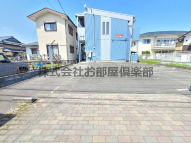 SHANT北野の駐車場