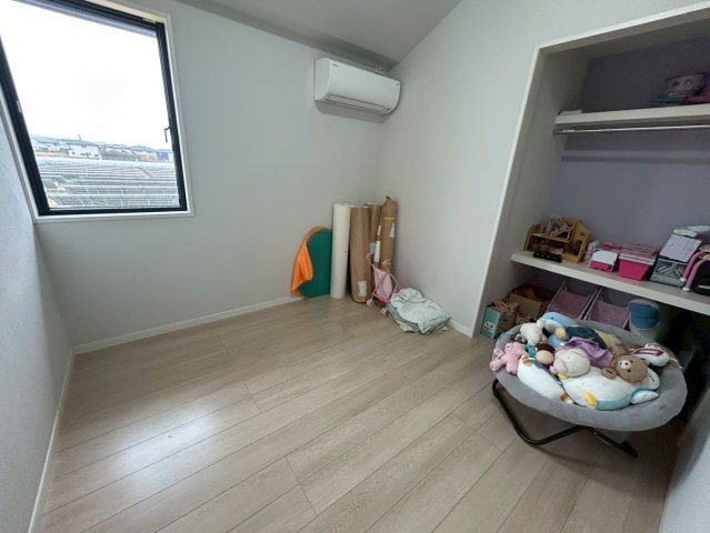 八街市朝日　中古戸建の洋室