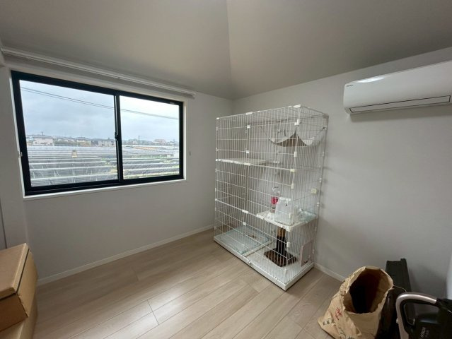 八街市朝日　中古戸建の洋室