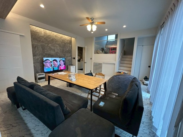 八街市朝日　中古戸建の居間・リビング