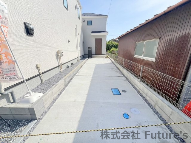 三郷市彦沢1丁目　新築戸建　全3棟　1号棟の駐車場|カースペース縦列2台可能