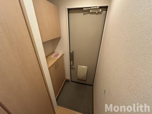 グリーンルーフの玄関