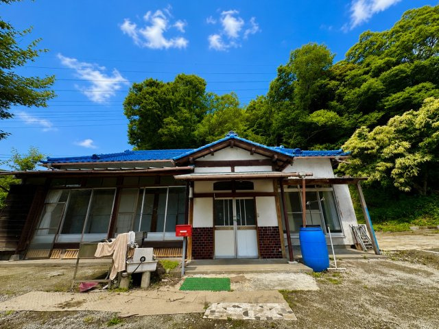 中郡大磯町生沢　敷地広々大型平屋住宅の外観