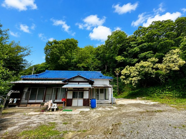 中郡大磯町生沢　敷地広々大型平屋住宅の外観