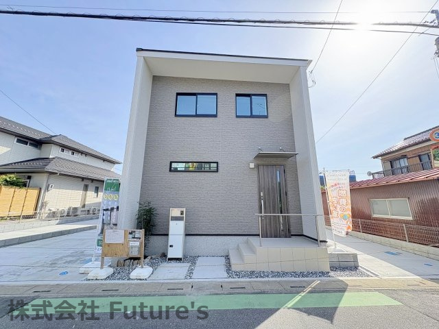 三郷市彦沢1丁目　新築戸建　全3棟　2号棟の外観|2025年5月築の新築分譲住宅・三郷市彦沢1丁目