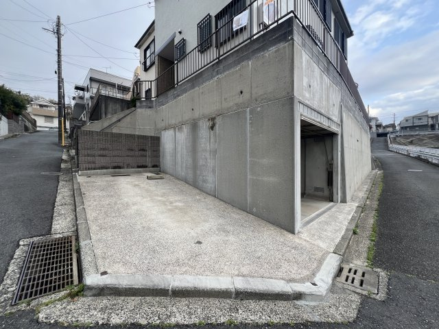 磯子区森が丘１丁目中古戸建の駐車場|駐車スペースもあります