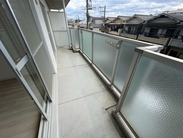 ヴィラスリースター鶴浜のバルコニー