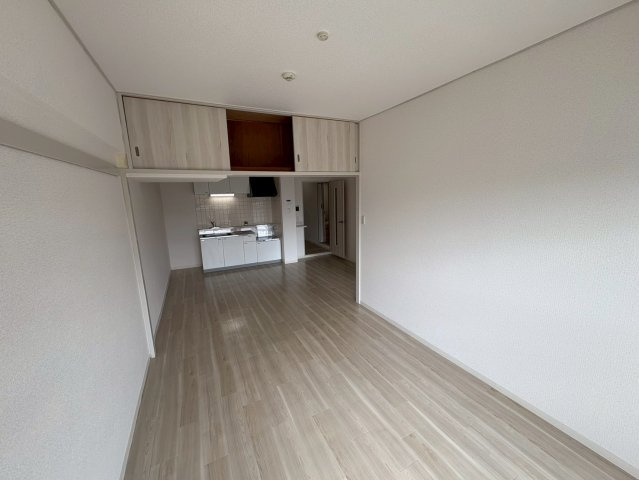 ヴィラスリースター鶴浜の居間・リビング