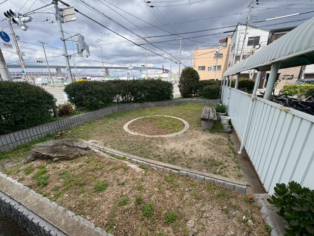 ヴィラスリースター鶴浜の庭