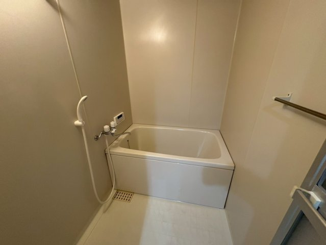 ヴィラスリースター鶴浜の浴室