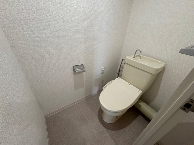 ヴィラスリースター鶴浜のトイレ