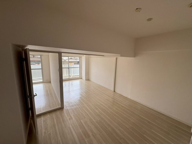 ヴィラスリースター鶴浜の居間・リビング