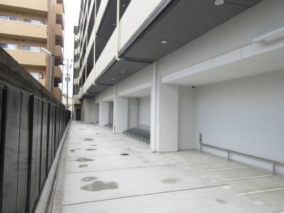 クレアドーレ京都二条の駐車場|駐輪場
