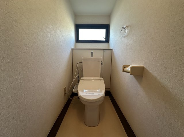 小田原市高田　ダイナシティ近辺の中古戸建のトイレ