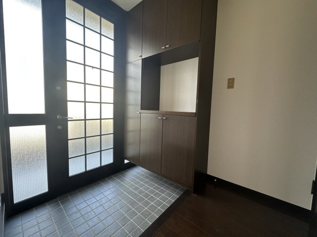 小田原市高田　ダイナシティ近辺の中古戸建の玄関