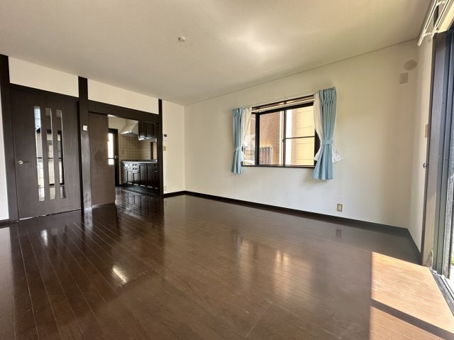 小田原市高田　ダイナシティ近辺の中古戸建の居間・リビング