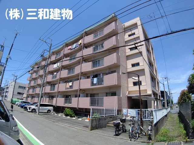 東和ロイヤルハイツの外観
