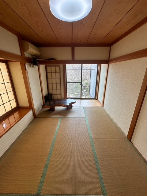 【中古】入間郡越生町上野平屋建て中古住宅の和室|6帖和室です♪