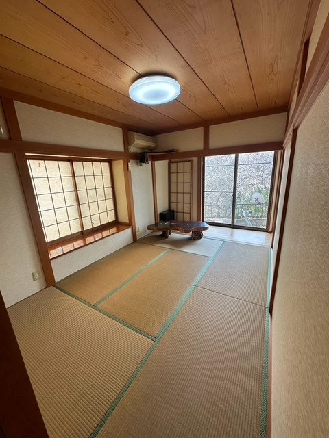 【中古】入間郡越生町上野平屋建て中古住宅の和室|6帖和室です♪