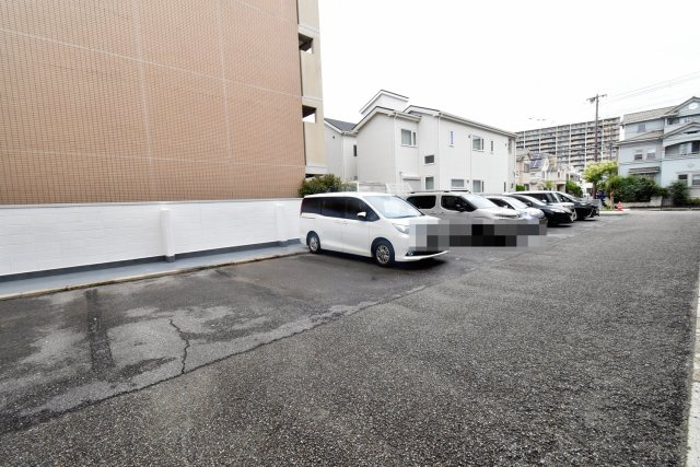 LANI　TERRACE NISHINOMIYAの駐車場