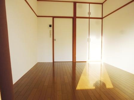 プチメゾンタケウチの居間・リビング