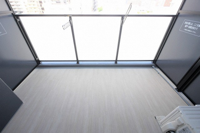 大阪市西区新町４丁目の賃貸マンションのバルコニー