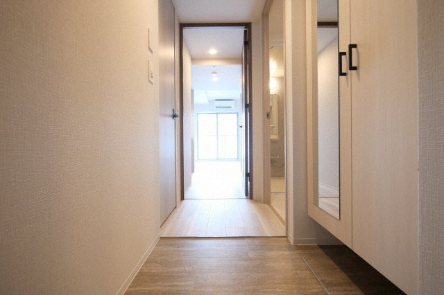 大阪市西区新町４丁目の賃貸マンションの玄関