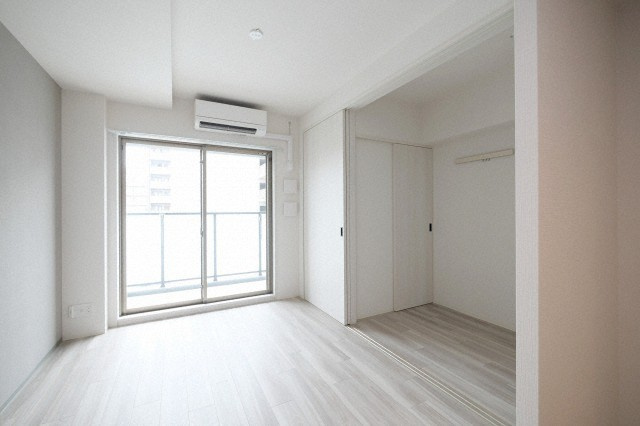 大阪市西区新町４丁目の賃貸マンションの居間・リビング