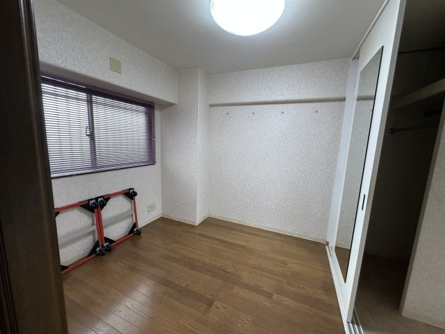 ふぁみーゆ鳳の洋室