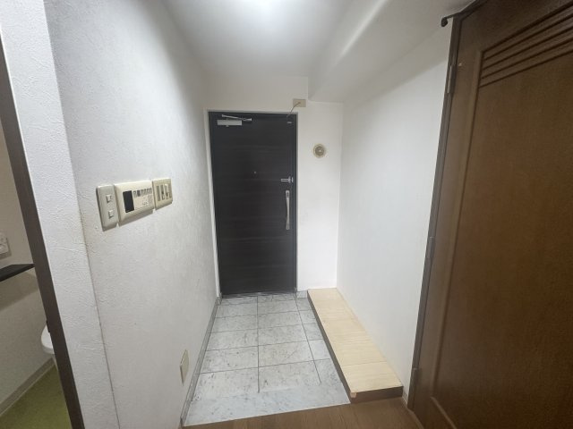 ふぁみーゆ鳳の玄関