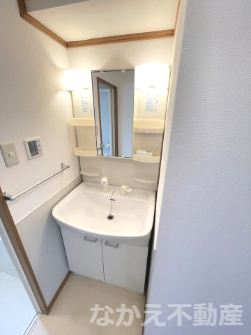 【洗面所】 | 明るい洗面所です