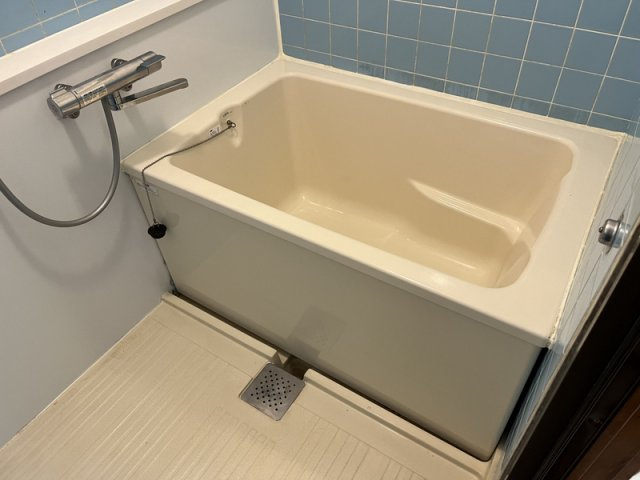白岡ビルの浴室