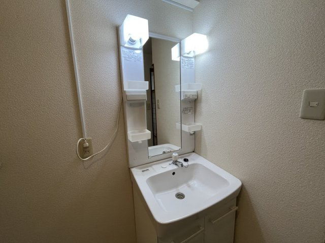 白岡ビルの洗面所